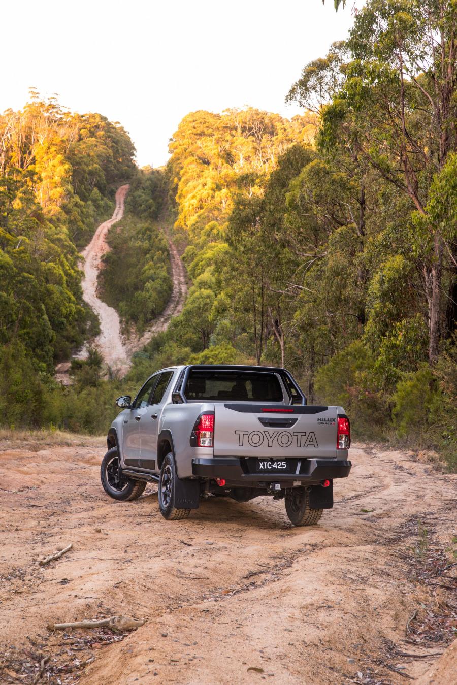  Toyota Hilux Rugged X Double Cab 2018 года  (AU) (фото 20 из 46)